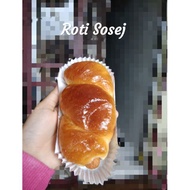 Roti Sosej (Mama Pink Kitchen)