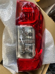 ไฟท้ายนิสสัน นาวาร่า NP300 D23 อะไหล่แท้นิสสัน ราคาดวงละ