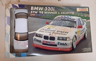 SHANGHAI DRAGON BMW 320i STW '98 模型車