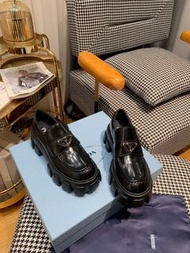 Prada 厚底樂福鞋