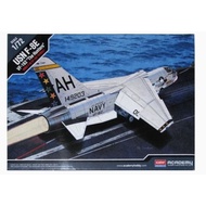 ACADEMY USN F-8E Crusader VF-162 "The Hunters" Academy | No. 12521 | 1:72