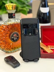 Vertu 碳纖維手機