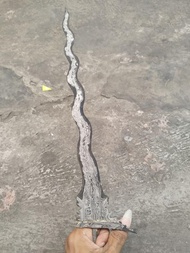 Keris Omyang Jimbe luk 11 pamor Uler Lulut