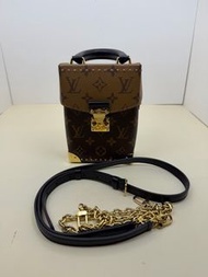LV路易威登 晶片款 Camera Box 秀款老花手機包 12cm