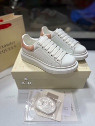 🫎🫎🫎 รองเท้า Alexander McQueen งานแท้ มีกล่องก็เพราะปกรณ์พร้อมสินค้ามีครบไซด์พร้อมจัดส่ง