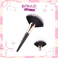 NEE CARA N711 09 Makeup BRUSH Highlighter FAN Shape 1