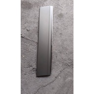 W126 FRONT LEFT FENDER DOOR MOULDING TRIM 1266903740