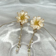 【白色波斯菊x蛋白石 - 水晶花耳環】十月生日花 生日石 花言日和