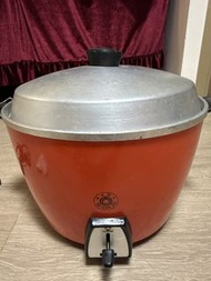 大同紅色的10人份電飯煲