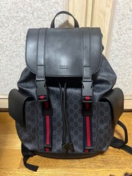 GUCCI 老花拼黑皮男生經典雙肩後背包