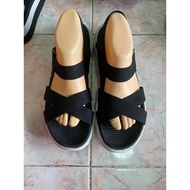 Rovers Health Sandals Dark Black Good Condition Comfortable To Wear And Tighten Your Feet Beautiful 