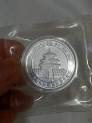 一個香港錢幣展銷熊貓紀念銀幣，1997版，售價750