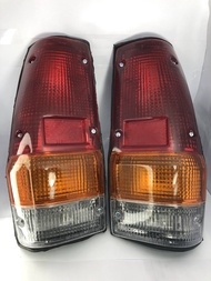 ไฟท้าย Mitsubishi L200 เฉินหลง (เลือกข้าง/คู่ได้) รถปี 1979-1986 ฝา3สี ส้ม/ขวา/แดง - มิตซู มิซูบิชิ