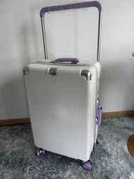 New： 27 吋潮流行李箱；27 inch luggage  68 x 43 x 29cm