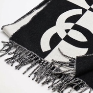 CHANEL 24K黑白拚色圍巾