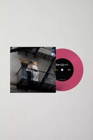 PinkPantheress & Ice Spice - Boys A Liar Pt. 2 (美國UO 限定全球3000張 (粉紅色) 7" EP 黑膠唱片)