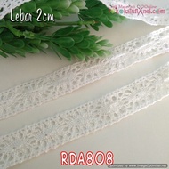Rda808 White Knit Lace 2cm Wide Per Meter