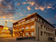 7 Days Premium Degoku Ancient City Center Store