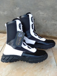 sepatu pdl tali putar provos