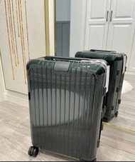 rimowa essential trunk plus size 21"