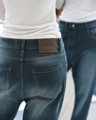 ams.commune - กางเกงยีนส์ทรงกระบอกสีดำ JEA-001-BLA