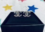 Chanel CC logo 閃石耳環