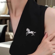 [XYZ] Enamel Horse Racing Brooch For Women Unisex Alloy Animal Brooches Clothing Accessories Corsage