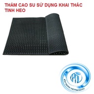 Rubber mat SlidingClear for male pigs, used to exploit pigs