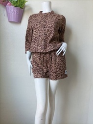 X-girl 豹紋短褲連身褲，棉質無彈性，尺寸 1，適合 XS-S 尺寸，胸圍 40 英吋，全新。