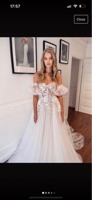 Tom Sebastian Off-Shoulder Wedding Dress (altered) (original price 40000+) 婚紗 幸福傳承 (not Berta Oscar 