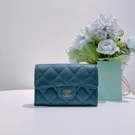 TW4822	Chanel 香奈兒經典翻蓋式卡包 Classic Flap Card Holder Lambskin Navy x Black