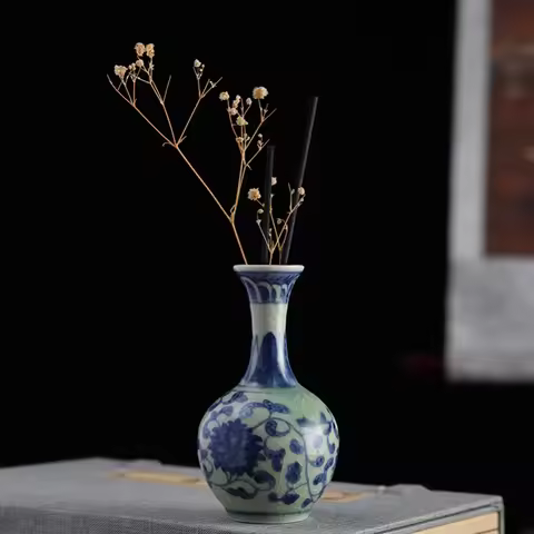 Vintage Blue and White Porcelain Vase Chinese Ceramic Small Vase Decoration Living Room Artistic Dec