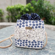 藍點企鵝真皮背帶小小水桶包