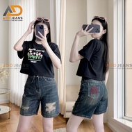 Women's high-waisted jeans shorts with slight tears, jeans with embroidered pockets, standard form, 