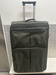 二手系列：30 吋Elle 可擴展行李箱；second hand Elle 20 inch expandable luggage 78 x 49 x 30 cm (+ 4cm)