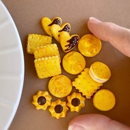 Miniature cookies in 1:6 scale