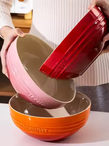Le Creuset Multifunctional 8-Inch Ceramic Soup Bowl Kitchenware Ideal for Home Use Moving Gift Pre-S