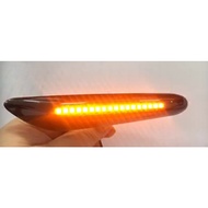 LED Fender Side Light Black Body Yellow Running Water Turn Signal Suitable For 06-11 E90 E91 E60