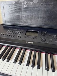 Yamaha DGX-670