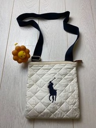 『百貨公司 購入Polo Ralph Lauren包包 經典 正版 白色二手 肩背包  側背包 狀態如圖』，售價$990！