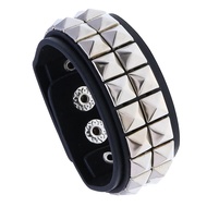 Gelang Pop Punk Bracelet Retro Aksesoris/Punk Spike Pyramid