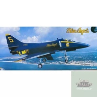 Fujimi 1/72 A-4F/TA-4J Skyhawk Blue Angels Fighter Aircraft Model Assembled