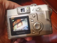 Leica Panasonic. CCD 徠卡相機Panasonic Lumix DMC-LC33 3.2MP 數位相機 附 3 倍光學變焦