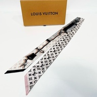 LV粉黑鎖鏈皮繩長絲巾M76351