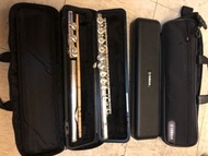 每支$2200 YAMAHA Flute 長笛 YFL221/02 比221多一個音 近乎全新如圖 吹過一兩次便放棄 已用AQ深層消毒清潔 屯馬線交收