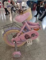 超值 兒童摺疊單車 elsa 14吋 708元。  另有12吋658元，16吋758元，18吋808元，20吋858元。   仲有kitty melody winnie spider man kuro