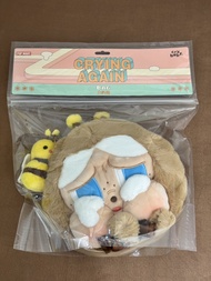 POPMART - Crybaby again series-Big head bag ครายเบบี้ กระเป๋าหัวโต มีพวงกุญแจน้องผึ้งห้อยด้วย ของแท้