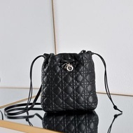 Dior 迷你水桶包