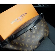 Travel bag Fashion bag Genuine Leather Men Casual Business Style Shoulder bag Ladies bag be6