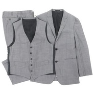 正品全新未使用BURBERRY BLACK LABEL男士三件套西裝，附標誌紐扣，灰色，尺寸 96-84-175，40L 碼。